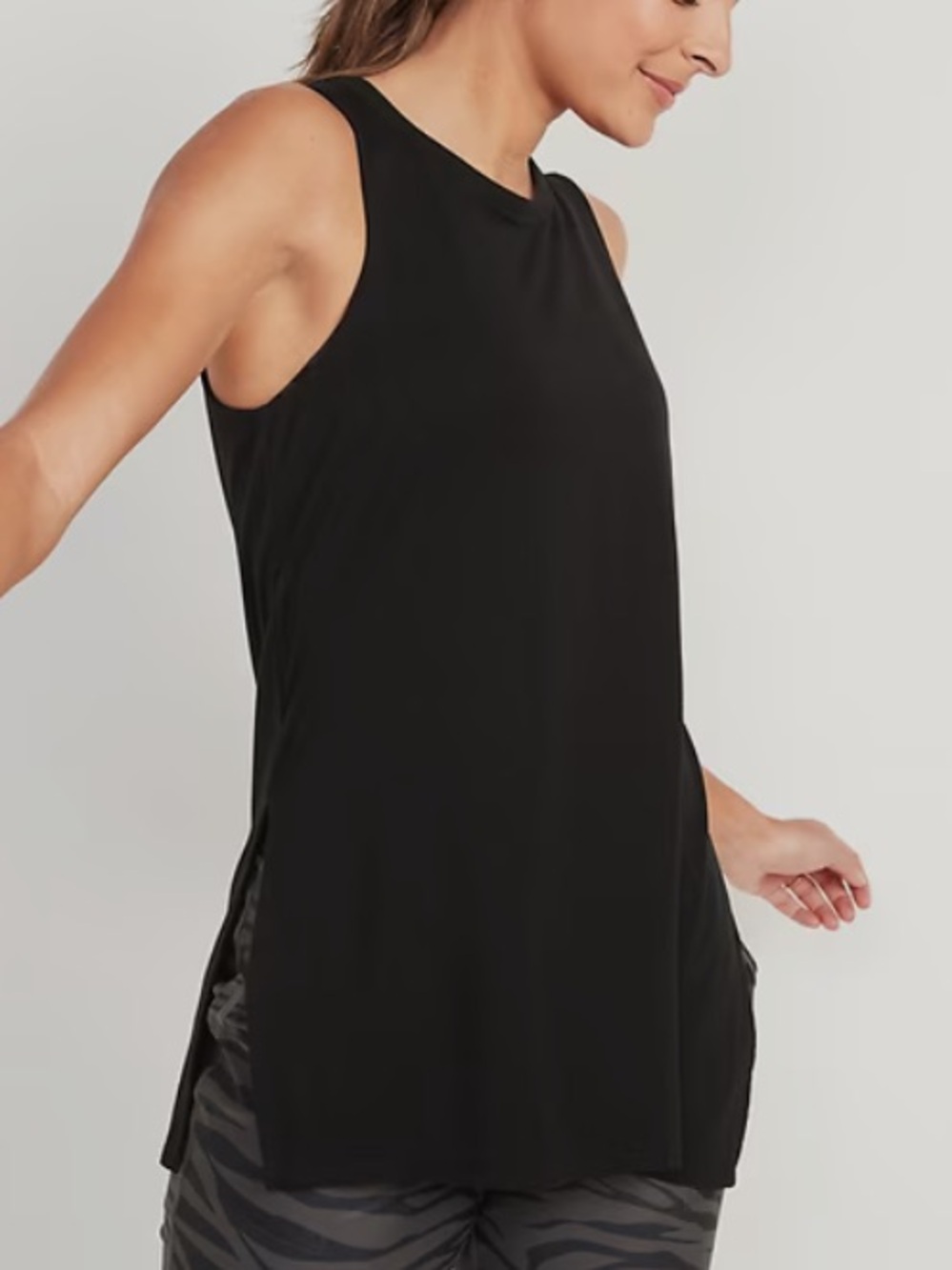 two Old Navy ultralite tanks